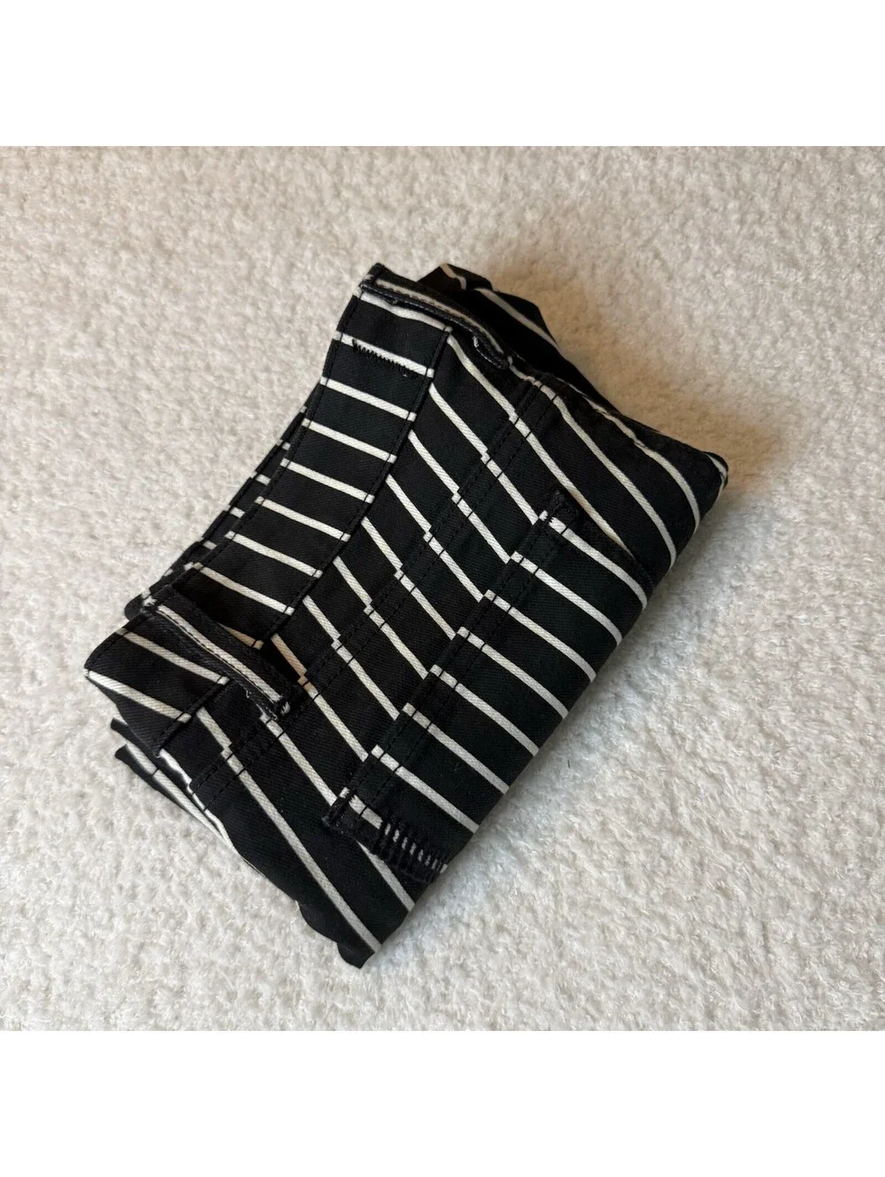 PAIGE Skyline Ankle Peg Women’s Shorts Size 26 Black White Striped Stretch USA